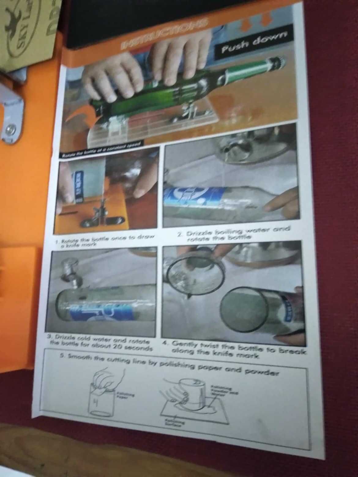Máquina manual para corte de garrafas de vidro.