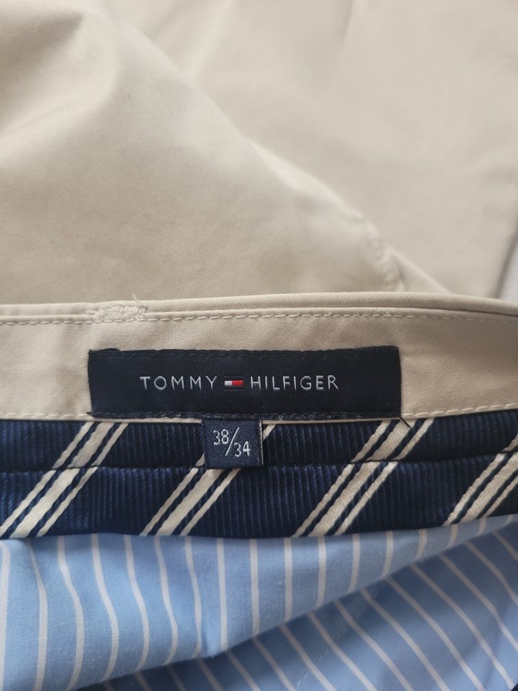 beżowe spodnie chinosy Tommy Hilfiger