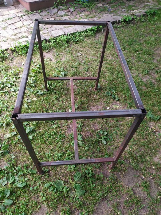 металева рама для столу