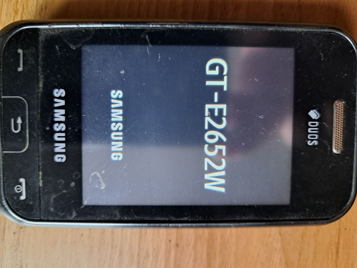 Мобільний телефон Самсунг GT-E2652W