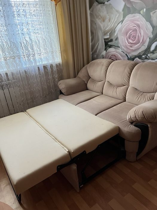 Продам б/у диван