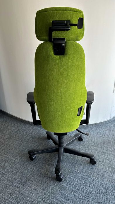 Fotel obrotowy Kinnarps seria Plus z zagłówkiem zielony (ok. 40 szt.)