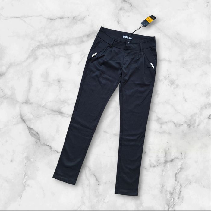 Nowe z metką czarne eleganckie spodnie Freesia rozmiar 36 S