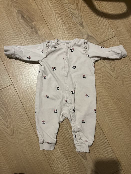 Pajacyk w kwiatki falbanka H&M 62