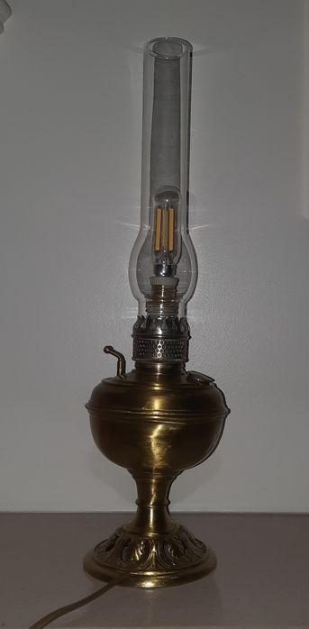 Candeeiro petróleo antigo (electrificado)