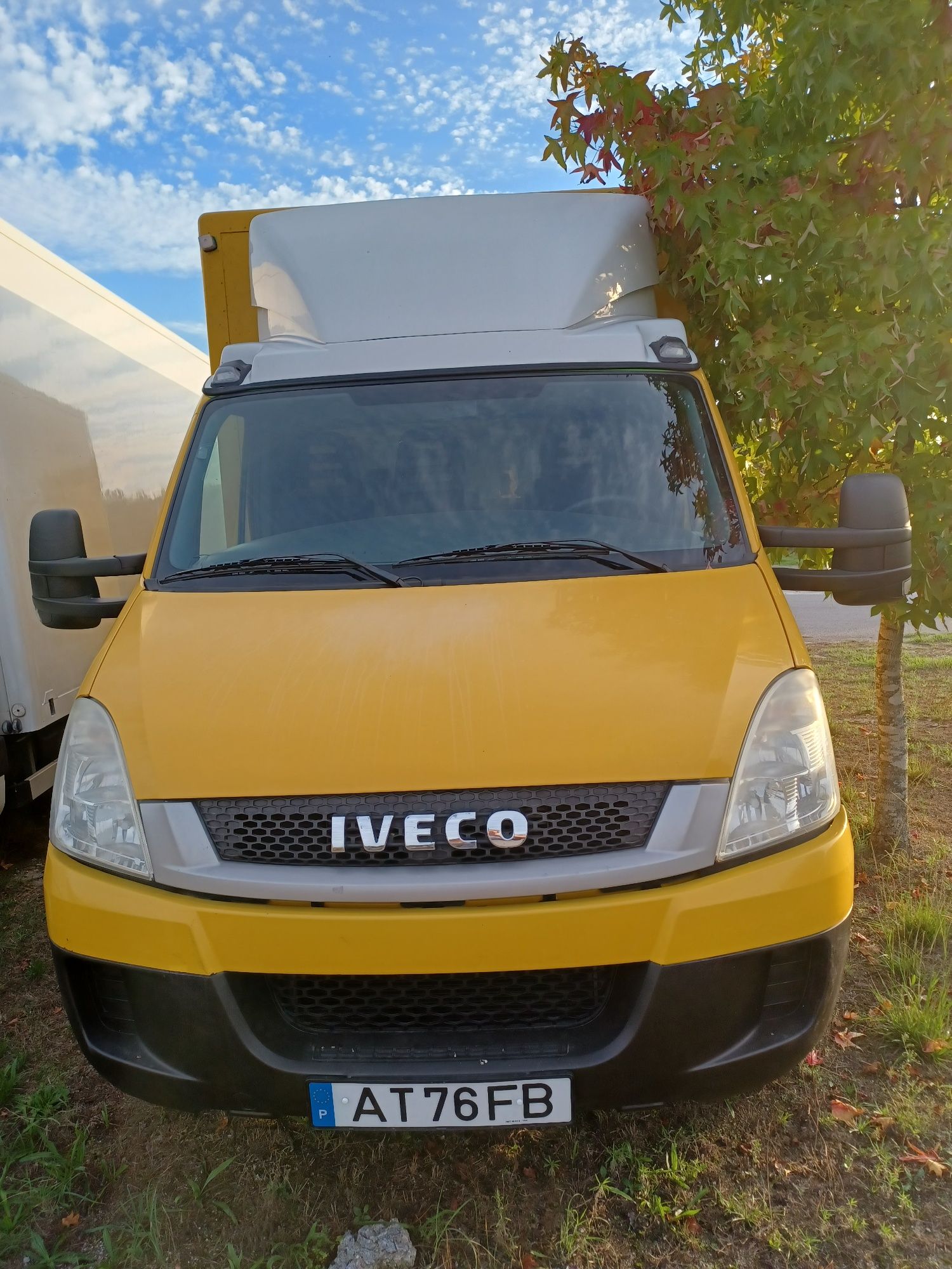 Iveco Daily 40C14 GNC Clixtar 7000kg (com plataforma)