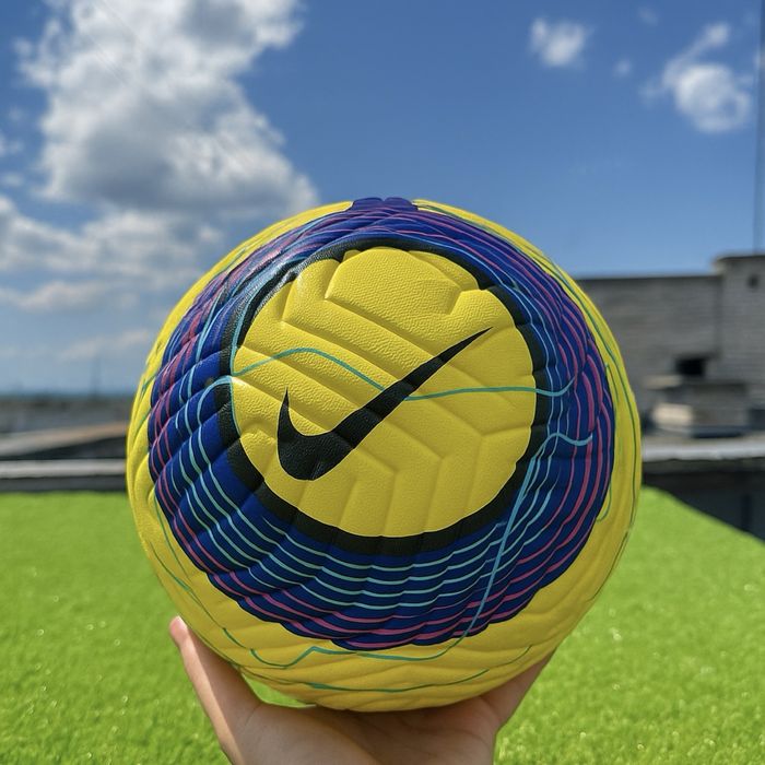 Професійний футбольний м’яч Nike Flight 2024/25