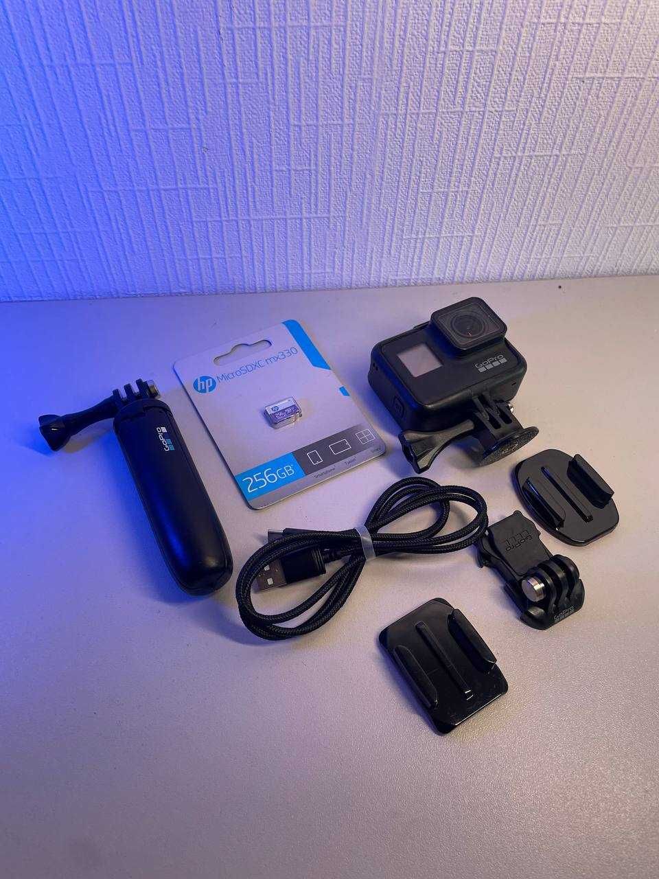 Екшн камера GoPro Hero 7 Black з хорошим комплектом