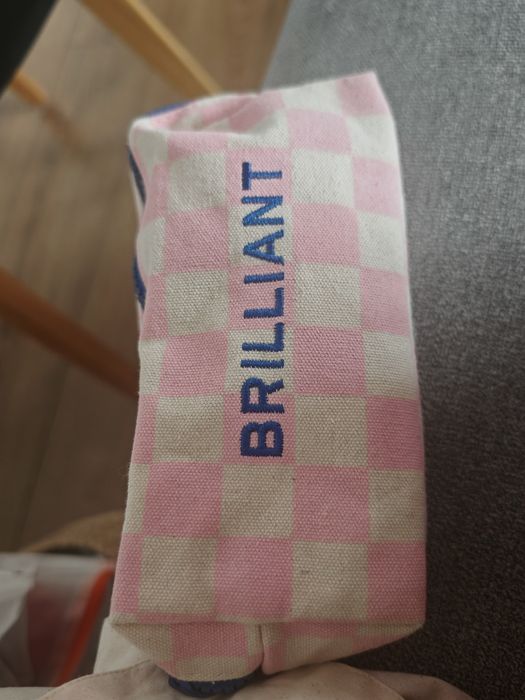 Różowy piórnik na kredki