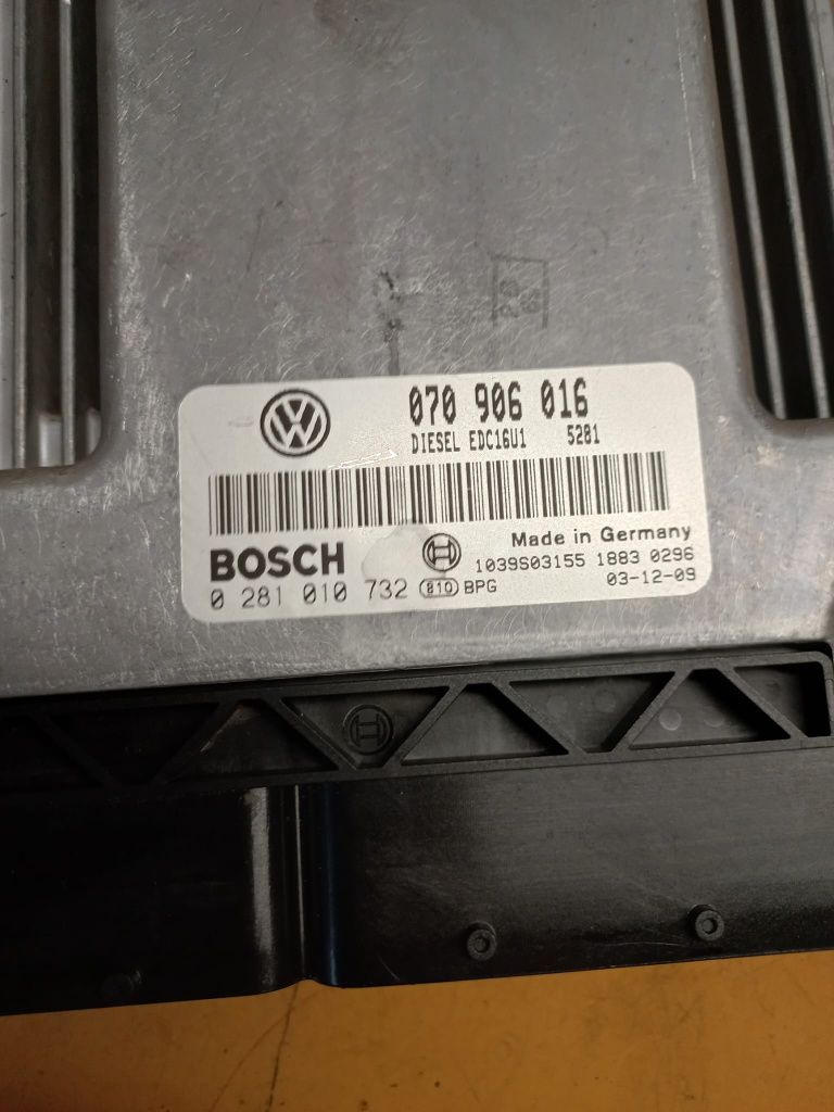 VW T5 2.5TDI KOMPUTER STEROWNIK 070.906.016  0281.010.732  wysyłka