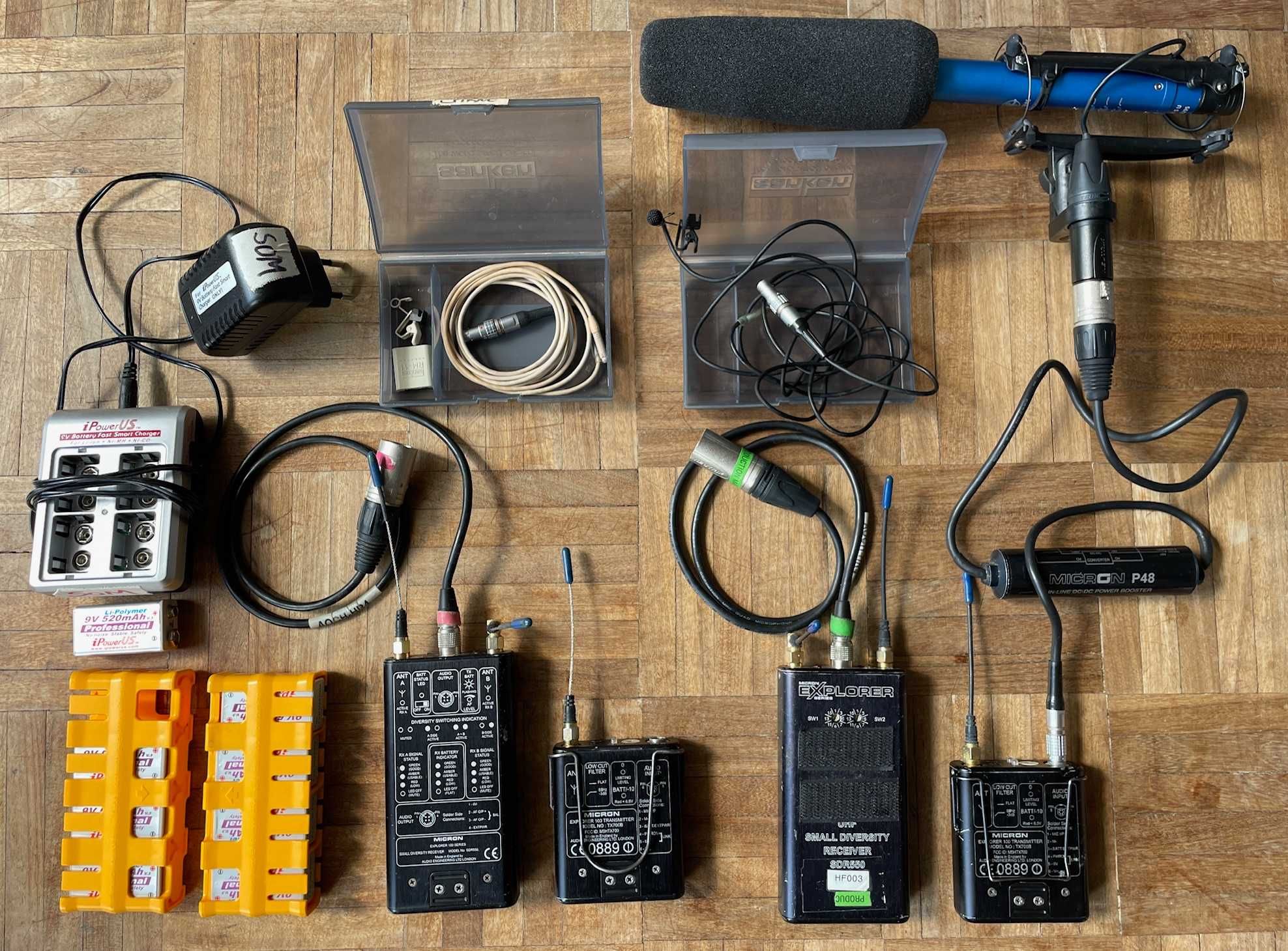 2 conjuntos “wireless diversity” (ver nota) micros e baterias