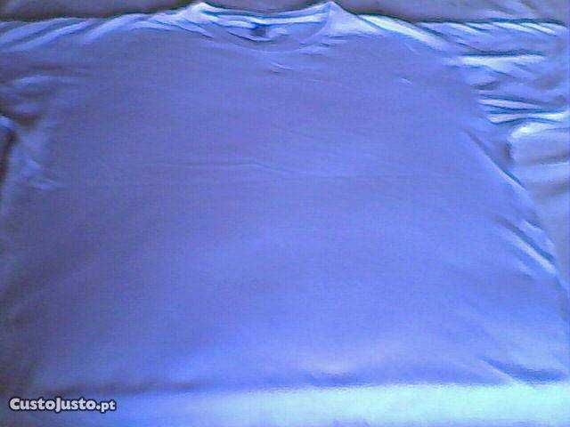 T-Shirts de várias cores novas