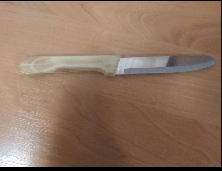 Новий столовий ніж