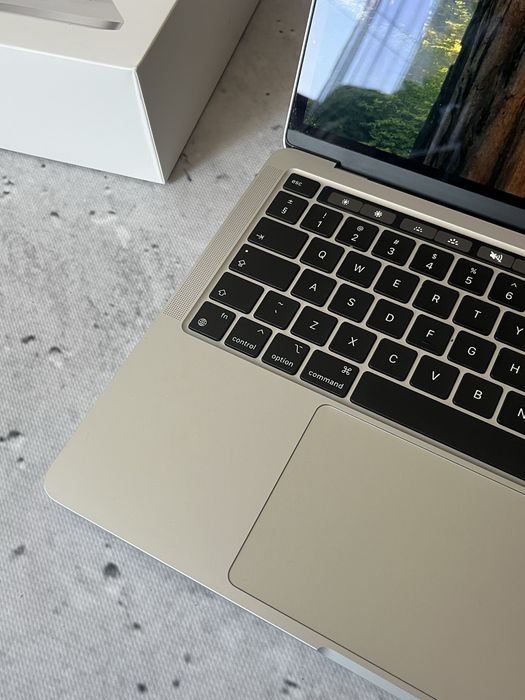 Macbook M1 Pro 98% kondyci 8GB 256GB  13 cali
