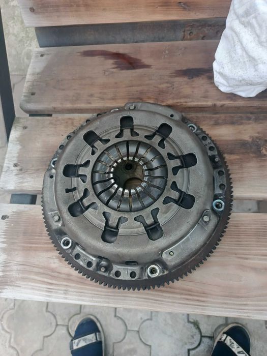 сцепление корзина и маховик на форд мондео мк2 1,8бензин