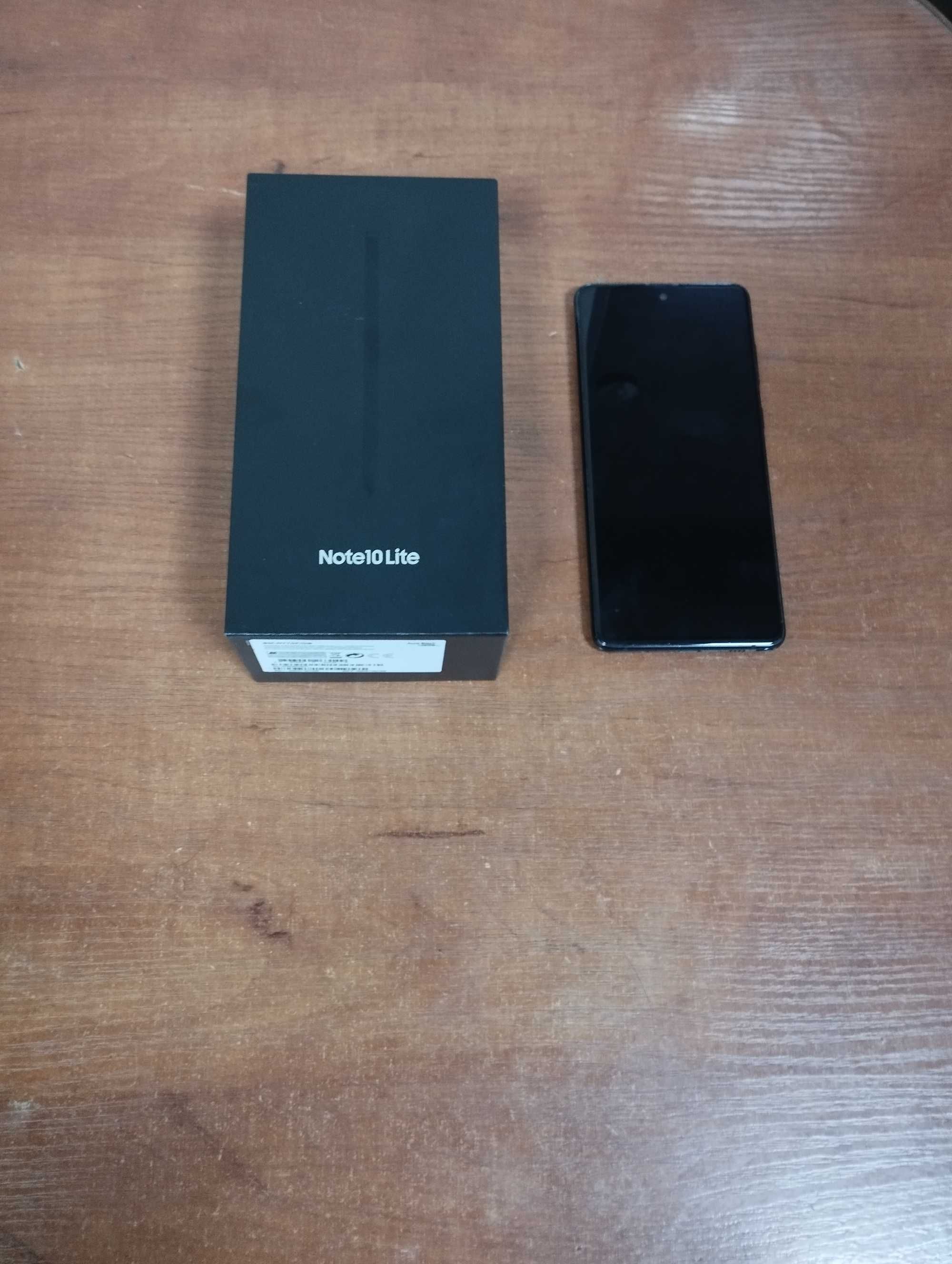 (2232/24) Telefon Samsung Galaxy  Note10 Lite 6/128 GB z rysikiem.