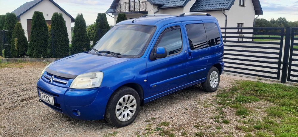Citroen Berlingo lift 2.0 HDi 90KM klima hak opony zimowe