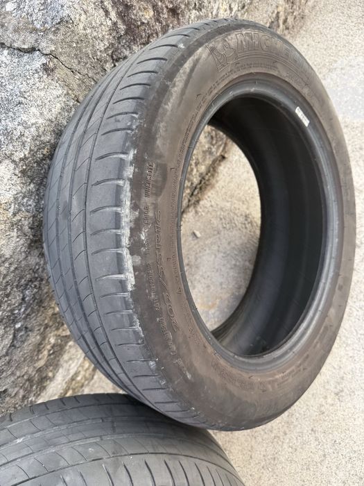 2 Pneus Michelin 205/55 R16 usados em bom estado
