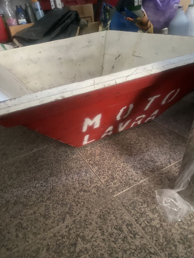 Esmagador, desengonçador de uvas com motor