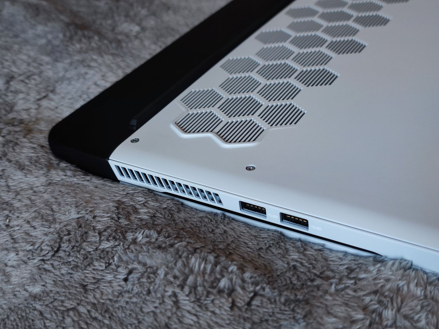 Alienware M15 r2 i7-9750h RTX2080 16Gb DDR4 512gb ssd