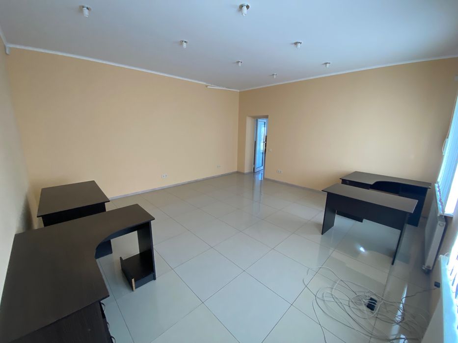 Автосервіс,станція обслуговування вантажних автомобілів