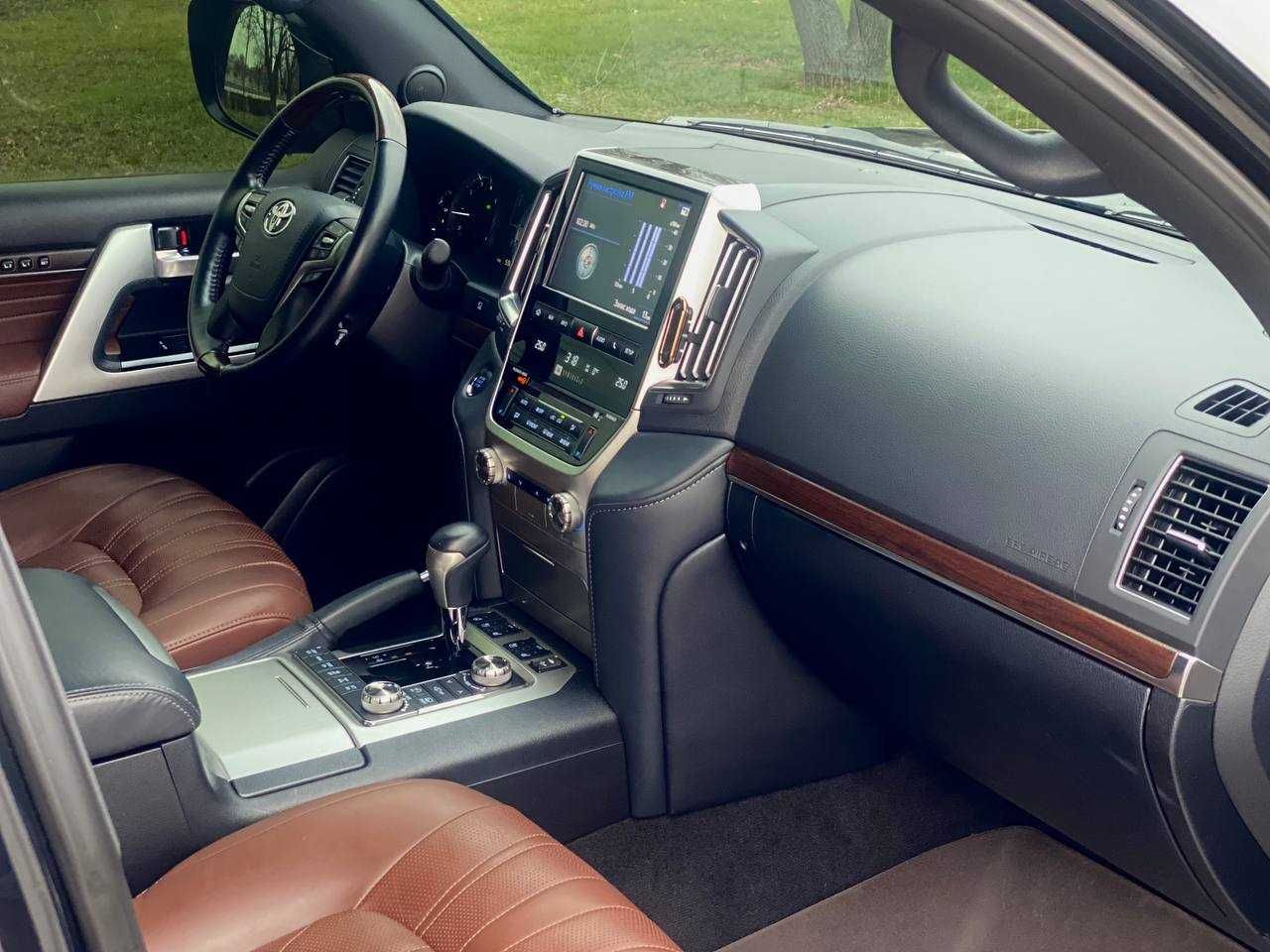 Toyota Land Cruiser 2019 Executive Lounge