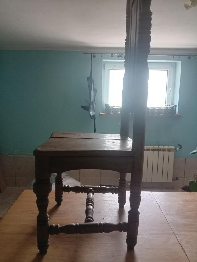 Sprzedam dębowy stół z krzesłami