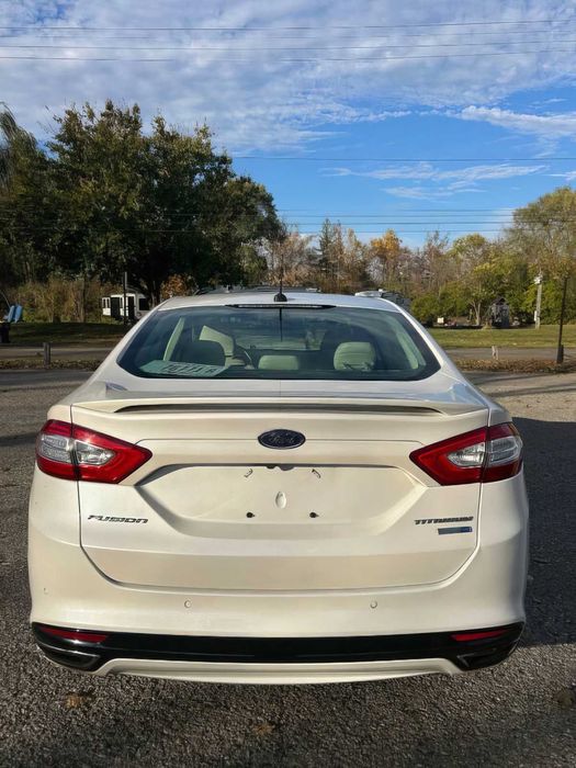 Ford Fusion Titanium      2016