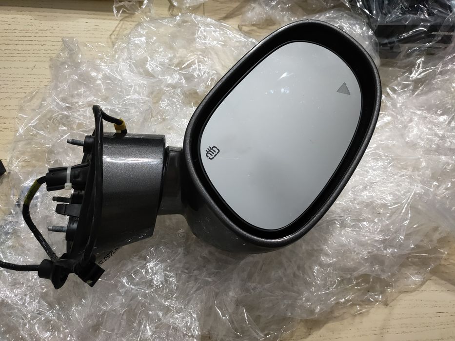 Challenger дзеркало ліве 14-23р / зеркало челенжер dodge