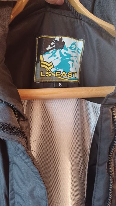 Лыжная женская  куртка.