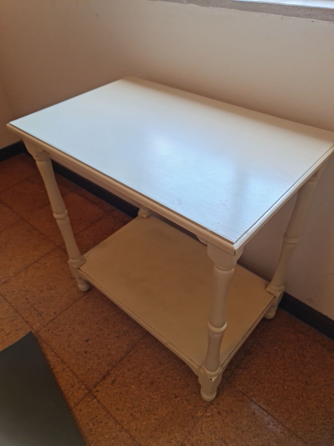 Mesa de apoio  bom estado