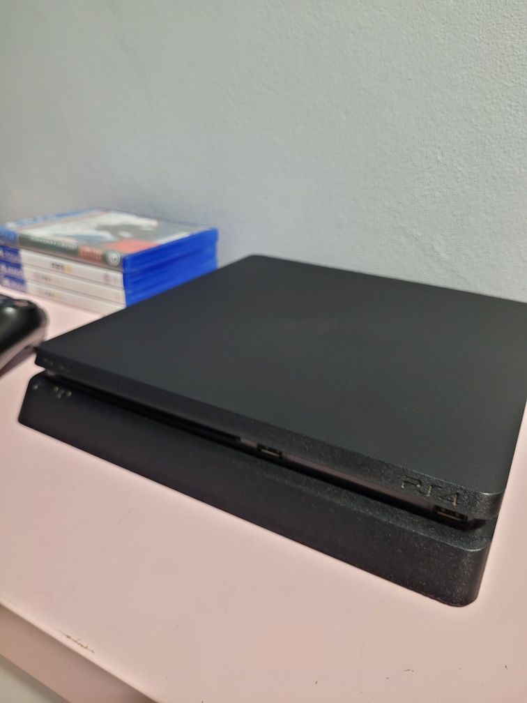Playstation 4 slim 500gb, pad, 4 gry