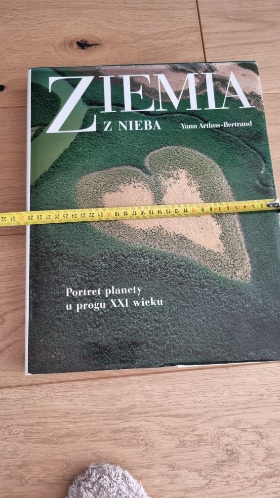 Ziemia z nieba- Portret planety u progu XXI w.