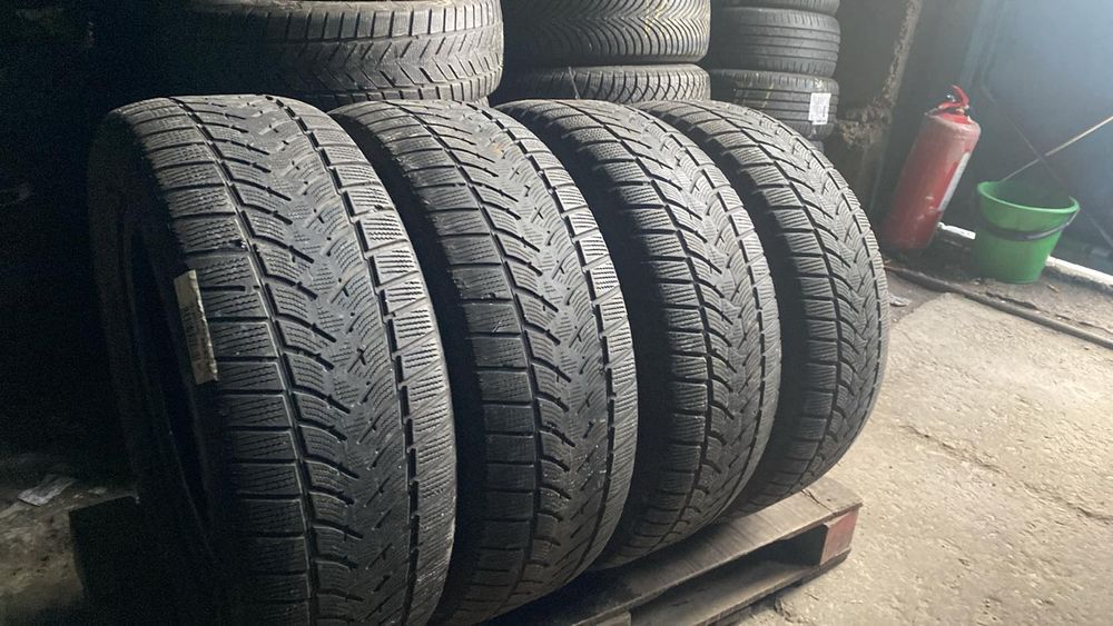 235.60.18 Dunlop 4шт зима склад шини резина з Европи БВ Харків 60