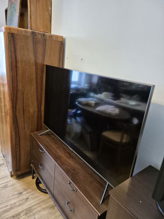 Samsung 55" Crystal UHD 4K Smart TV – matryca pęknięta,