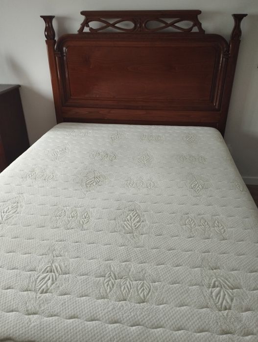 Mobília quarto em madeira maciça