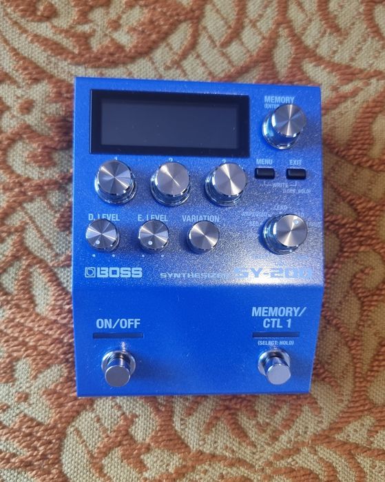 Boss SY-200 [Guitar Synth]