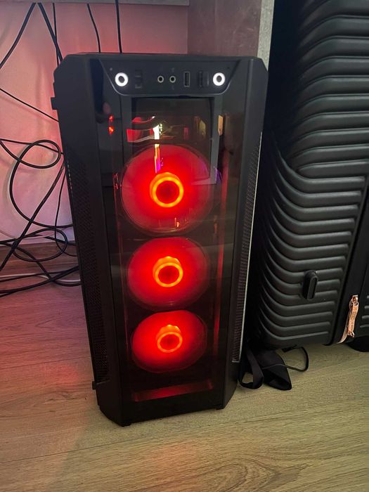 Zestaw komputerowy (RTX2070 SUPER, I7 9700F, 32GB RAM) + 2 monitory