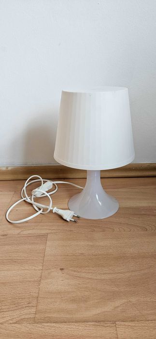 Lampka mała biała z IKEA