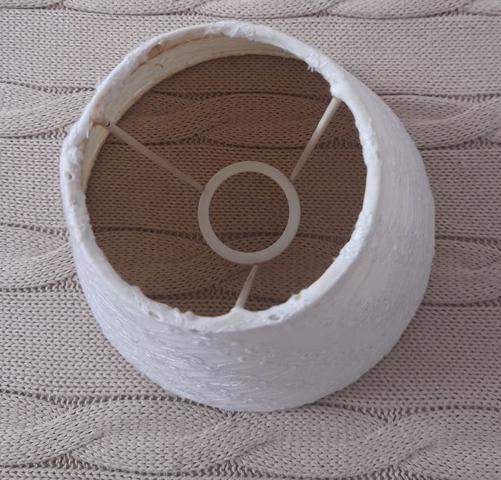 Abajour em bordado inglês