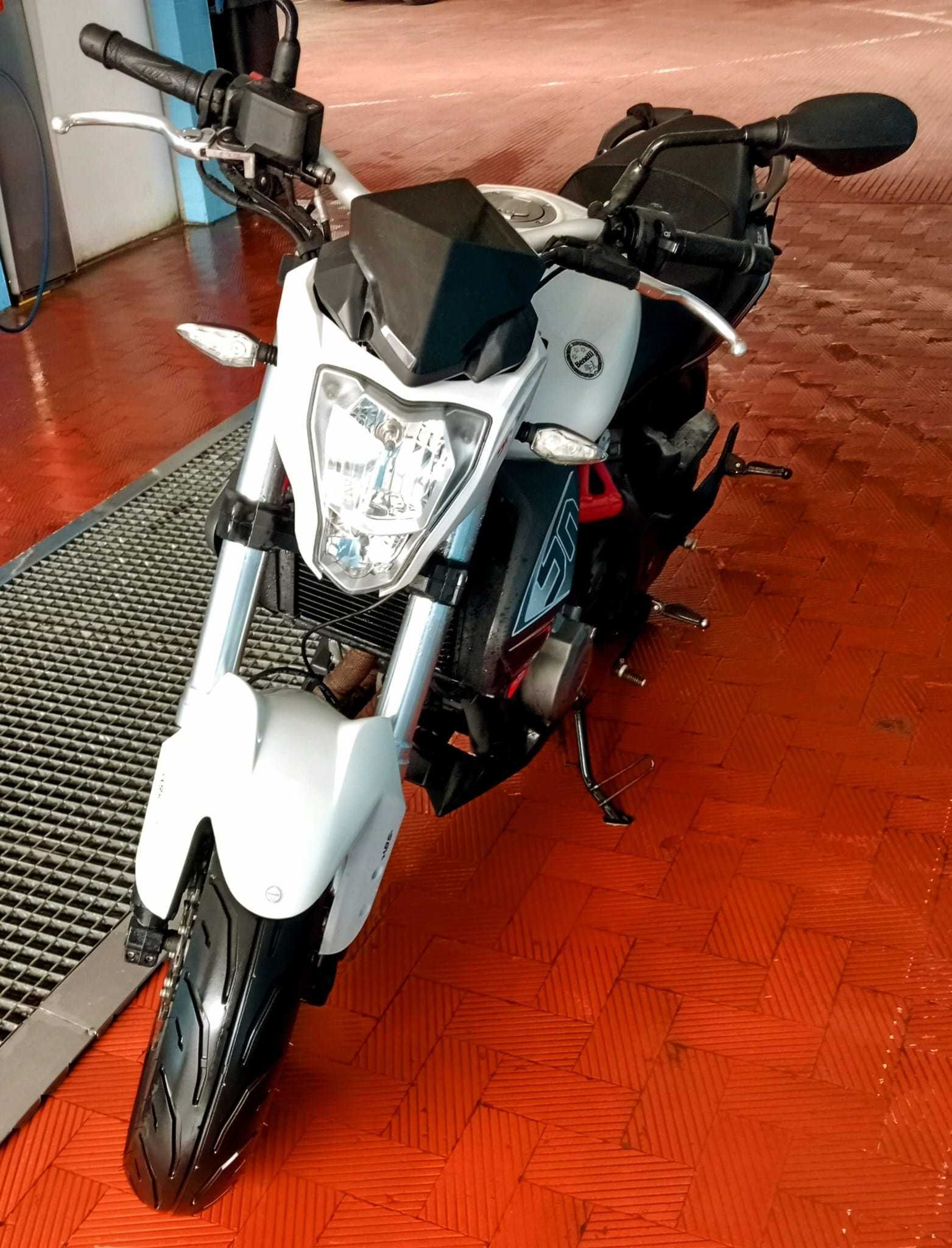 Mota Benelli 302S