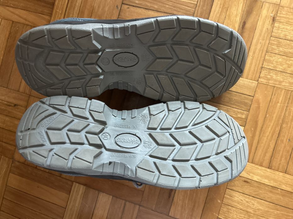 Sapatos de segurança tamanho 40, marca SKARPPA