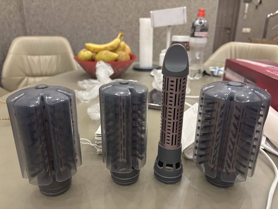 Продаю фен щетку Fhilips Air 7000