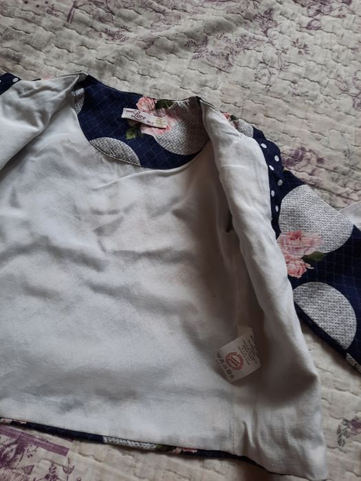 Дитячий одяг, сорочка і піджачок