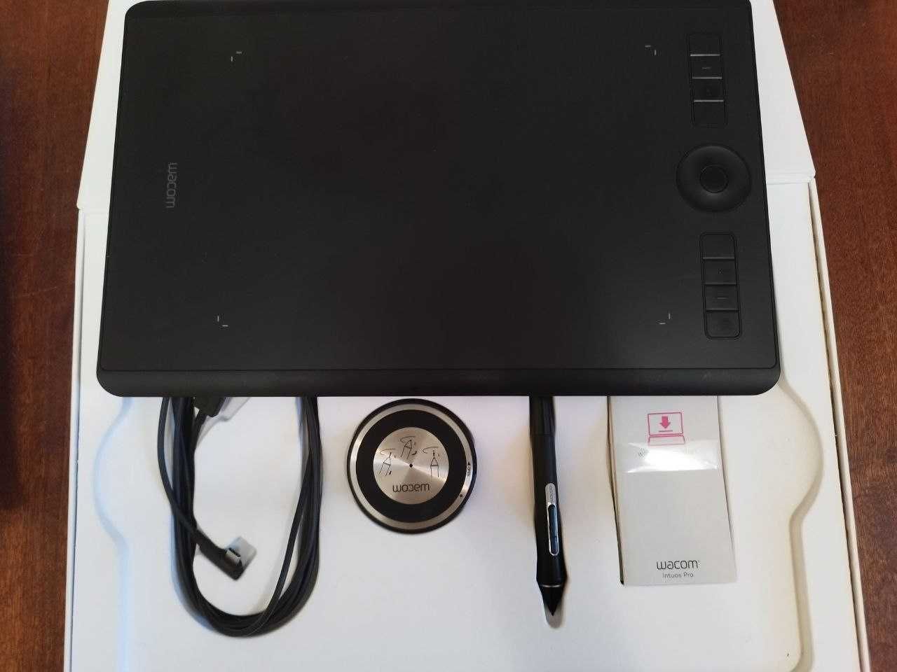 Графический планшет Wacom Intuos Pro M PTH-660-N (отличное состояние)
