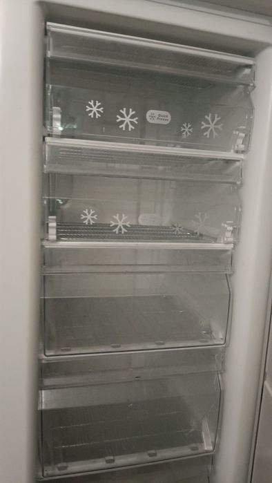 Морозильна камера на 248 літрів Zanussi Торг.