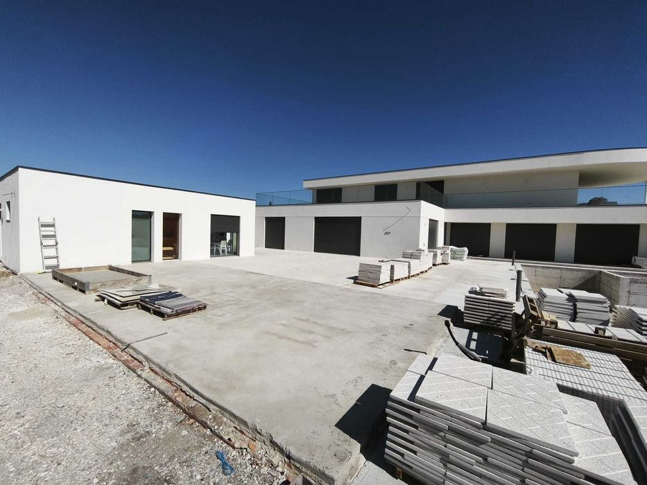 Vendo empresa de construção ativa.