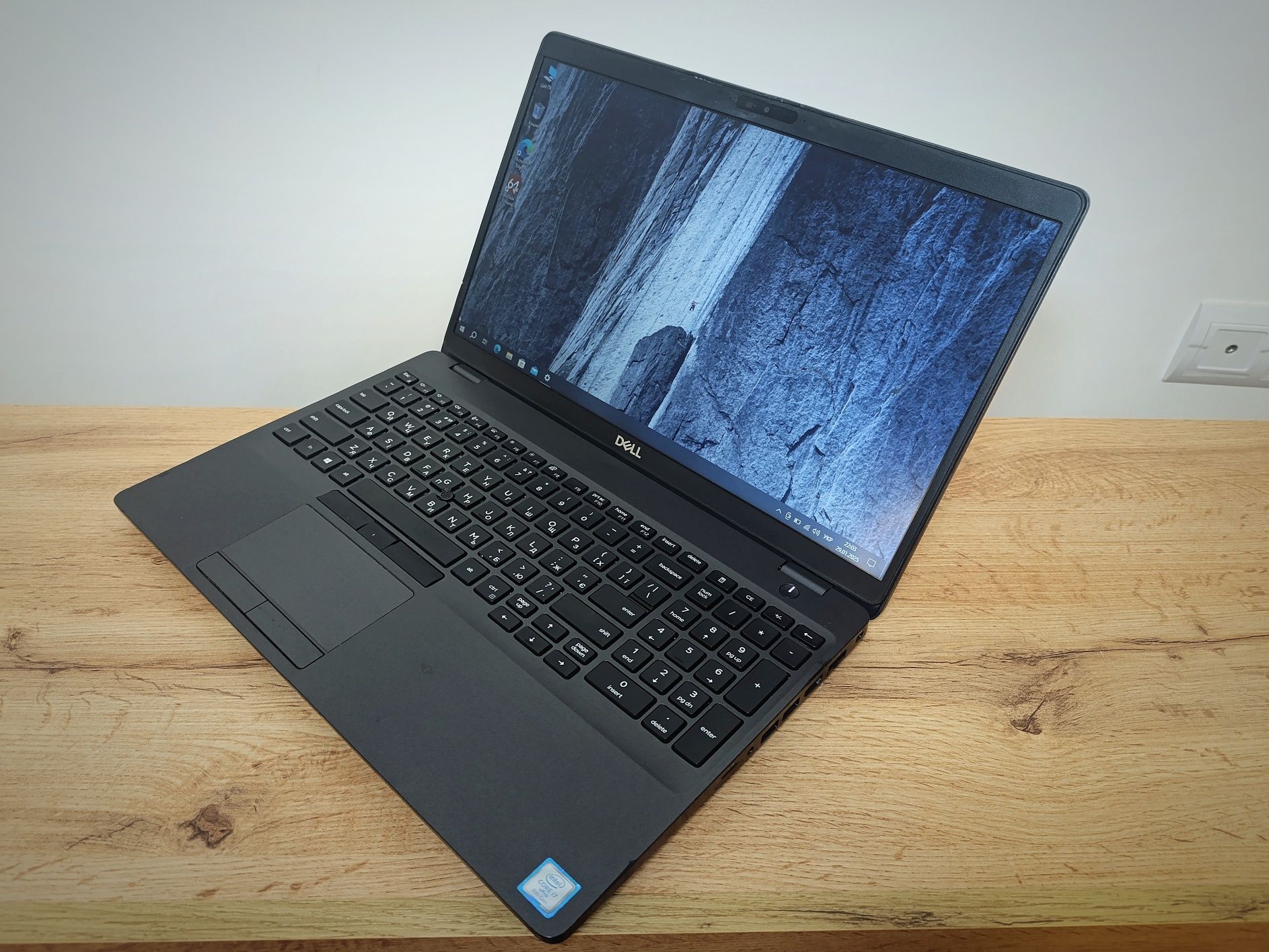 15'6 Dell Precision 3540/i7-8565U/AMD Radeon WX2100/16GB DDR4/АКБ 3 г