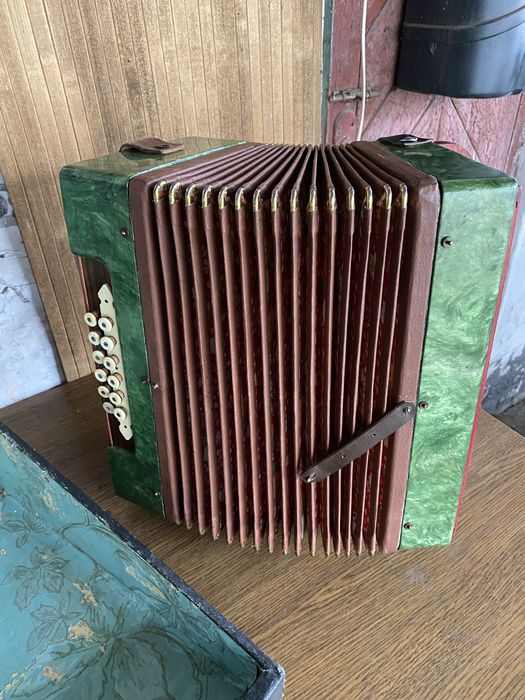 Аккордеон гармонь баян самодельный старинный рабочий