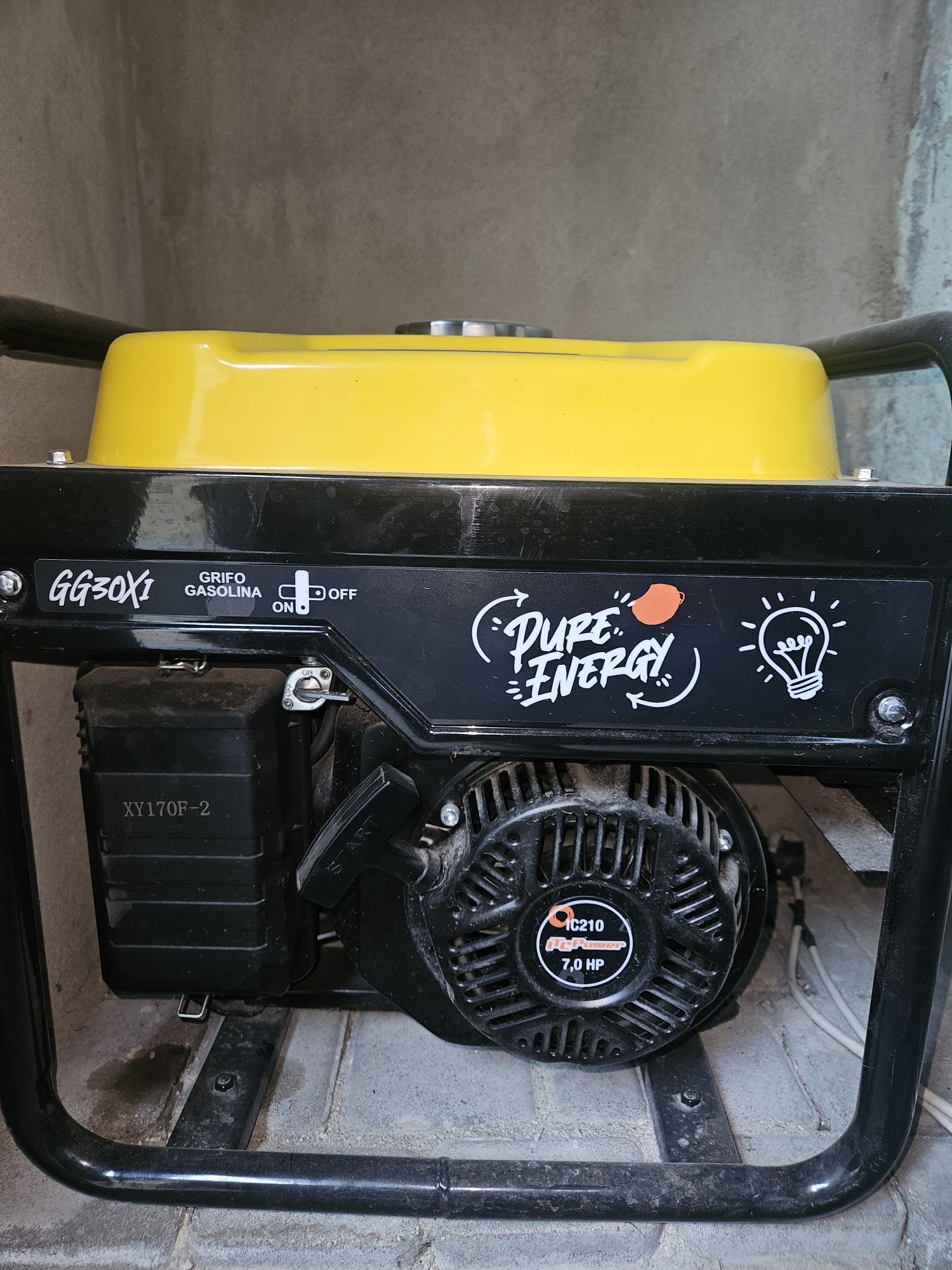 Продам генератор 3000/3300 W